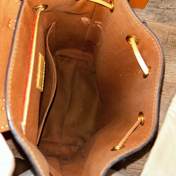 Louis Vuitton Tan and Brown Backpack with Iconic Design - Picture 8 of 14